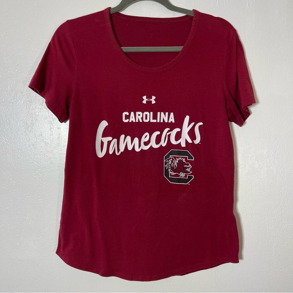 Under Armour, Carolina Gamecocks T-Shirt, Size similar to a Medium.